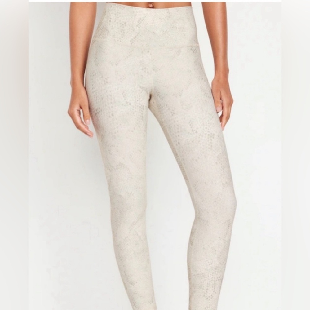 NWOT Old Navy Powersoft Highrise Active Go Dry Workout Leggings White Beige